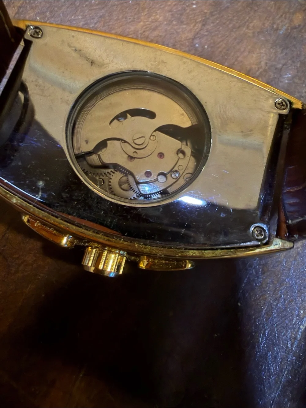 SEWUR Gold-Toned Bold Tonneau Face with Brown Leather Band